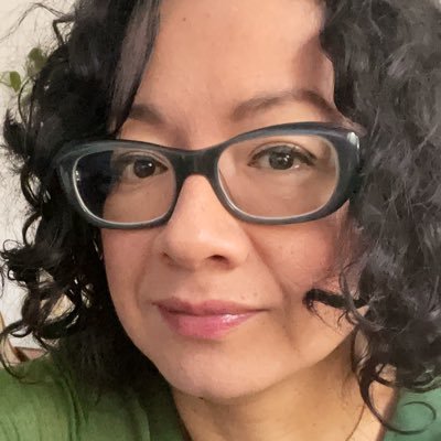 Escritora libre, programadora de contenidos culturales, editora en Attica, que siembra el terror desdendenantes, Colaboro en @Ibero909FM @ImagenTV y Fusilerías