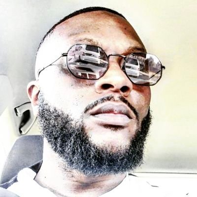 shauny12's profile picture. Up the Villa