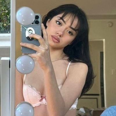 - Here for Avani & Nailea ♡︎
not rlly active here lol😃