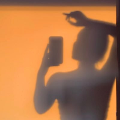 its_emma_'s profile picture. Queen of overthinking, pro complainer since ‘99, here to spill the tea ✨💃🏻