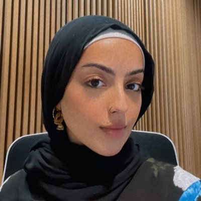 amina__afzal's profile picture. Working my way through @theschoolofcode & @lovecircular_ Follow my journey 🚀