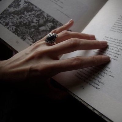 Cappurikon_'s profile picture. 3rd yr medical student who loves brownies with coffee more than anything 🤤