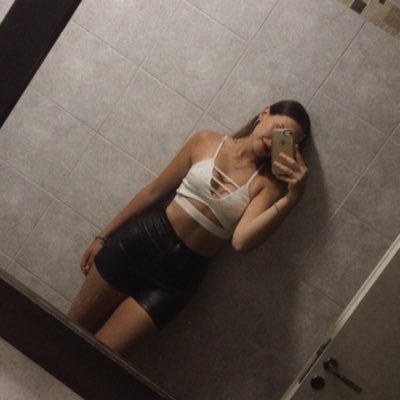 julylehue's profile picture. 