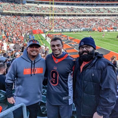 hug_connor's profile picture. 