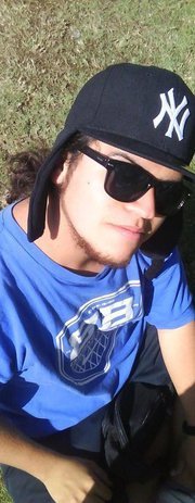 goldenclapz's profile picture. Mc / Padre de Cristobal e Isidora, Esposo de Carito^^, Nacido y criado en Antofagasta, Miembro de: Represento Al Pueblo* Colectivo autónomo de hiphop.