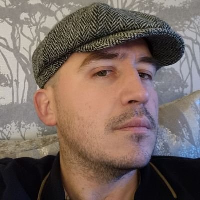 Just your average genius. Navigating the world of Fatherhood one Dad joke at a time. Play a bit of #fortnite ....badly.