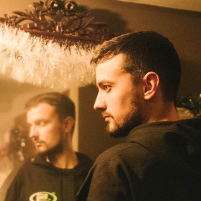 👨💻 Designing things for @bandlab
⚡️ Ex @sketchario, https://t.co/4KUQuqY0IU, 10+ yrs in design
💬 Tweets about design management, product growth and ux stuff