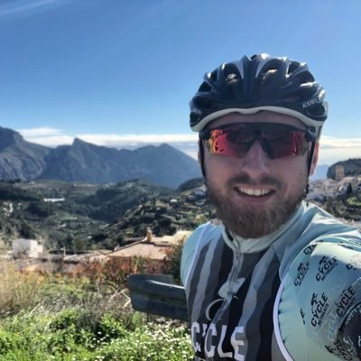 Genuinely average AG Triathlete for @RAFTriathlon & connoisseur of cycling to country pubs to drink ale. Also work for @cycleretreats (Luxury cycling holidays)