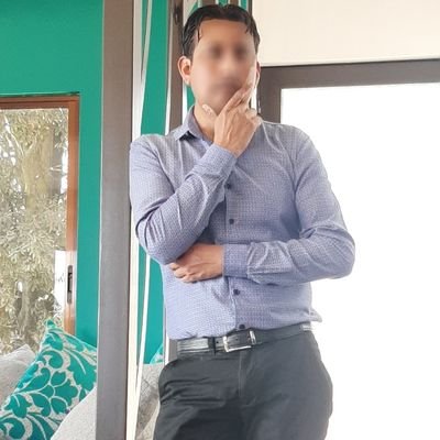 Esposo de @soll_O_lunaa disfrutando el ambiente como single tambien😈😈contenido para mayores de 18