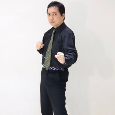 キン肉マン大好き役者・声優・ナレーターです。お笑いと新日本プロレスとゲームを愛して一方通行。mixi新日本プロレスコミュニティ管理人。#FULLBOX オフィシャルトレーナー。全米ヨガアライアンス200修了。#日大三 卒。劇団ひまわり→小さなお笑い事務所転々→松竹東京25期→色々所属→YPA東京1期→？？？（現在）