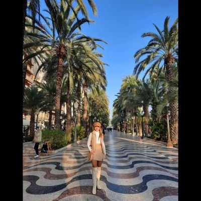 DanielaJa22's profile picture. Lo esencial es invisible ante los ojos💫.