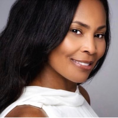 CEO of Multimedia Creative Enterprise •Mom Lifestyle Blogger Featured on KTLA & Pinterest TV & Disney #raisinggreatness #blogger #influencer #contentcreator