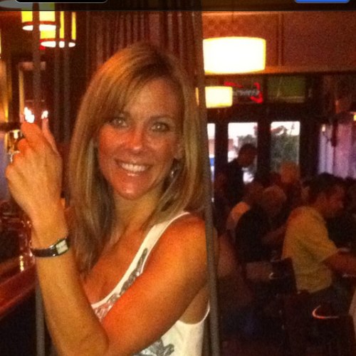 Yvonnebedell's profile picture. 