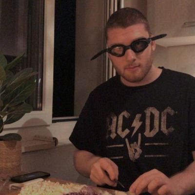 IsstNichtwissen's profile picture. Was mich besonders macht?
Meine Bescheidenheit.
Kritik ist eine Hymne an den Narzissmus.
Und Narzissmus ist, was ihr mir als Bescheidenheit auslegt. Willkommen.