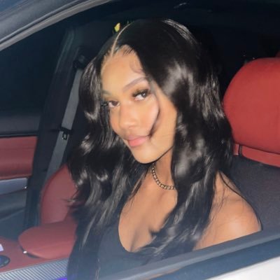 niarieko's profile picture. Prius hate account