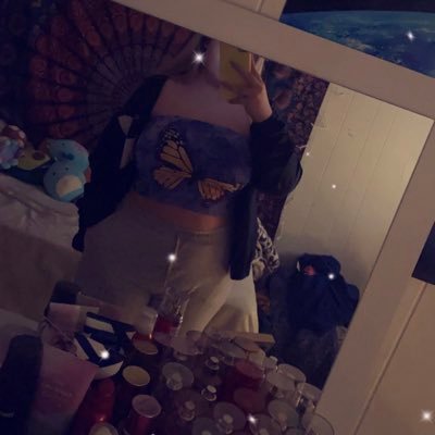 instagram - emilybeveridgee