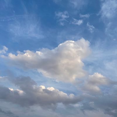 ينتابُني قلقُ المصيرِ وكُلَّما .. آنَسْتُ لُطفَ اللهِ عادَ هدُوئِي! *اللعبون.