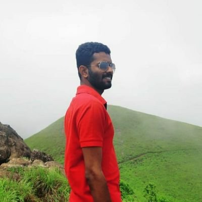 #ചുവപ്പ് അത് ഒരു നിലപാടാണ്...

തോൽവികളിൽ തല കുനിക്കാനല്ല, 
തല ഉയർത്തിപ്പിടിച്ച് വിജയത്തിലേക്ക്  മുന്നേറാൻ പഠിപ്പിച്ച #ചുവപ്പാണിത്