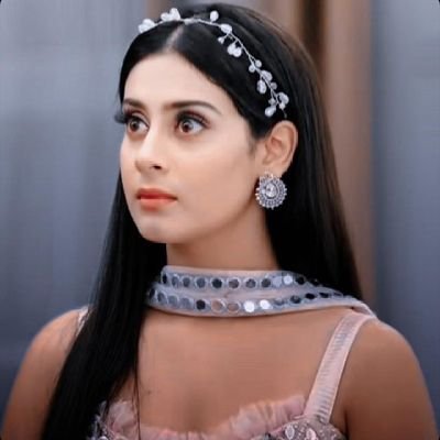 Don't need bio but...
Meera, Meera and only meera
Heaven on earth🌎
Blesses to have idol like her🎀