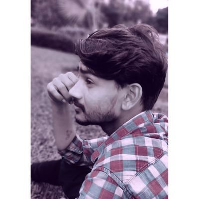 Attitude होने से कुछ नही होता, Smile ऐसी दो के लोगों का दिल जीत ले।😍😍😍