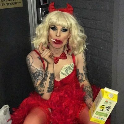 olazuzik123's profile picture. give the queen a fucking dollar
