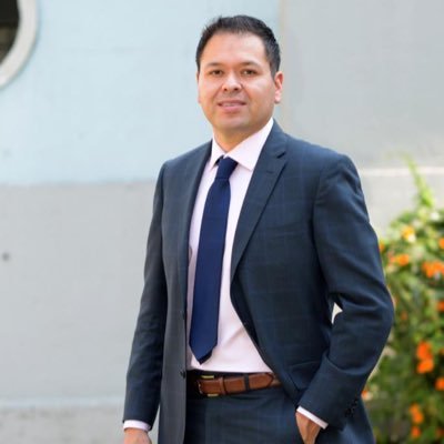 Maestro en Derecho por la @UNAM_Mx Especialista en Razonamiento Probatorio, Maestro y Doctor por el @INDEPAC_mx. Docente y Abogado Postulante