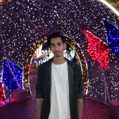 I try to be funny, but half of my tweets are sad song lyrics 😪
JHB//CPT
UCT 🏛
Instagram: dylan.naicker