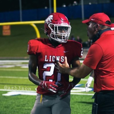 Class 2023 | Receiver 🙌🏽 / DB No Fly Zone✈️ ❌ | 5’9 180| G.P.A | 3.0📚🎓
