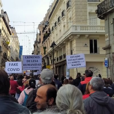 Mirad, yo os envío como ovejas en medio de lobos; por tanto, sed astutos como las serpientes e inocentes como las palomas.