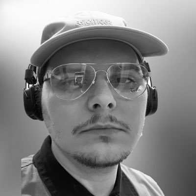 directorgurenko's profile picture. Режиссёр, сценарист, продюсер, шоураннер. #МеханикотБога
Личный аккаунт.
Для рабочих моментов: directorgurenko@gmail.com