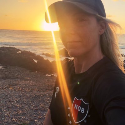 julibitar's profile picture. Si no hay amor, que no haya nada entonces ❤️🖤