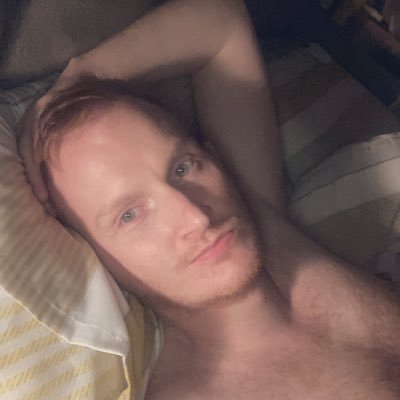 Toby: Gay, gym lover, super geek and all round nice guy. HIV+ and charity worker 😘😘