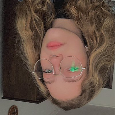 swsamarah's profile picture. as vezes antisocial mas sempre antifascista ✨