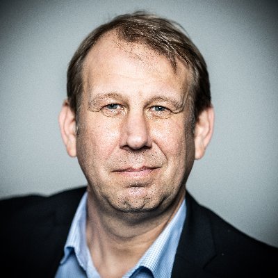 berichtet für die dpa über den Bundeskanzler, die SPD und internationale Politik / Senior Political Correspondent, German Press Agency, dpa