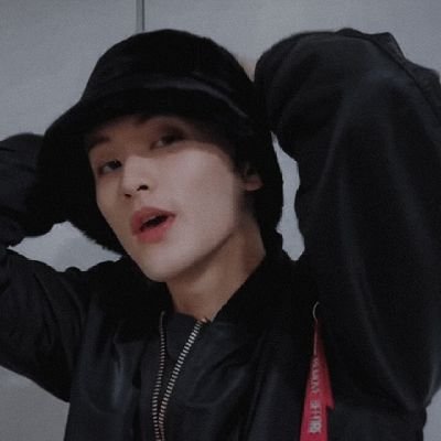 𝐔𝐍𝐑𝐄𝐀𝐋  ╱  𝟵𝟵 's ；MARK LEE #마크.