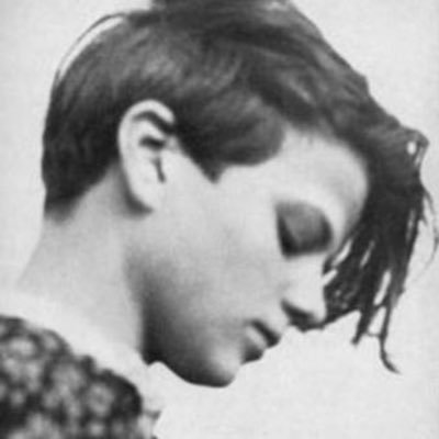 Jackie79368287's profile picture. Similia similibus curantur