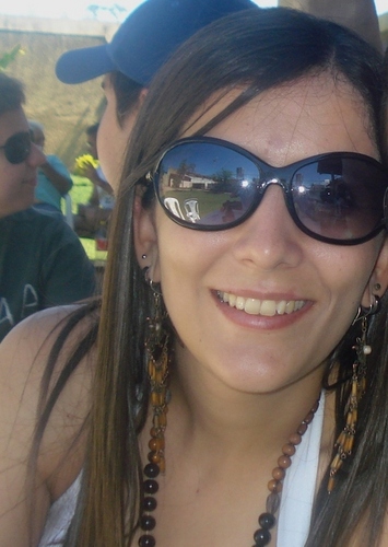 renata_85's profile picture. As pessoas te amarão pelo o que você é, e outras te odiarão pelo mesmo motivo. Acostume-se!