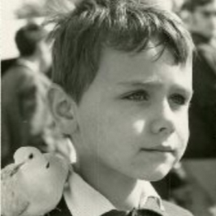 Une personne sensée ne peut vivre ds ce monde .... la désobéissance civile sera le dernier pré carré de notre agonie - élevé à la graine de la dérision/sarcasme
