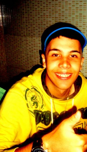 ' se a vida fosse façil , nóis não nasçeria chorando ' .