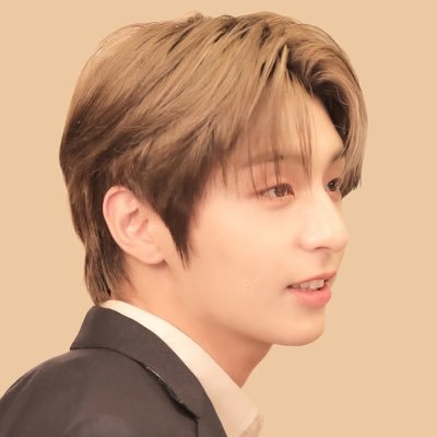 luvmychild_'s profile picture. #최성윤 짱 #최성윤 최고 #최성윤 세상에서 제일 예쁨🐰🌙✨💛