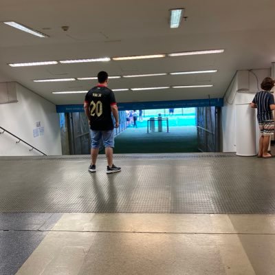 Graduado en marketing e investigación de mercados.