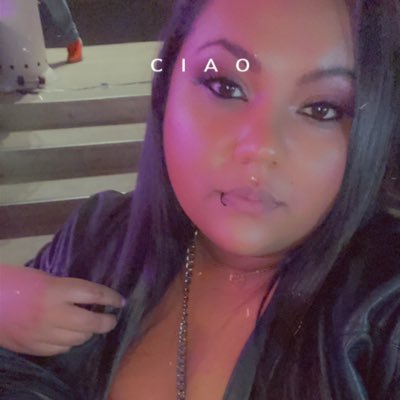 God first 🙏🏽 BA grad👩🎓 Scorpio ♏️ dog lover 🐶 ‘91 ☄️