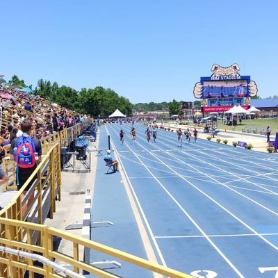 Philadelphia, Temple U.🎓
Veteran Basketball Coach 🏀(clubs & school), Track Coach 🏃. Soccer Referee ⚽
Fitness 🏋
Camps; N. Carolina, Villanova, & St.Josephs.