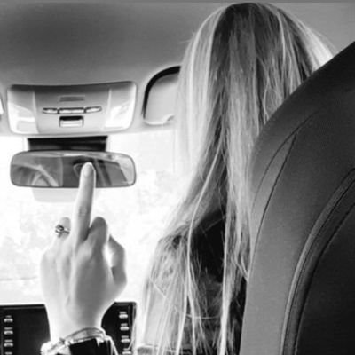 psymalefica's profile picture. Autrice e regista di una controversa e senza limiti storia: la mia vita. Convinta che la normalità non esista ho fatto della follia virtù. PSY