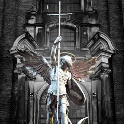 Achille240postC's profile picture. Potevate scegliere fra il disonore e la guerra..avete scelto il disonore,avrete la guerra.