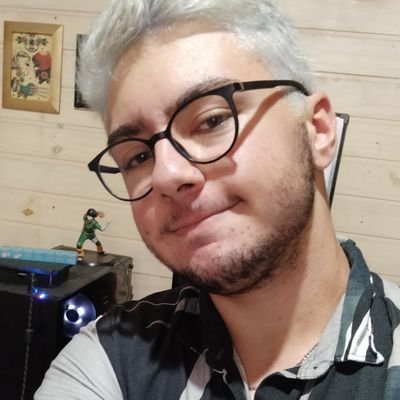 Meu outro twitter bugou pau no cu dessa rede social
Artista e futuro professor.