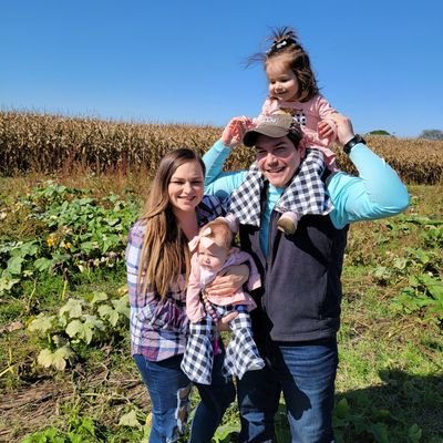 xoallie_12's profile picture. fur baby momma. 🐶🐶🐺🐺 Pinterest addict. Queso addiction. Dreams of traveling the 🌎. photographer. 📸 independent bitch.