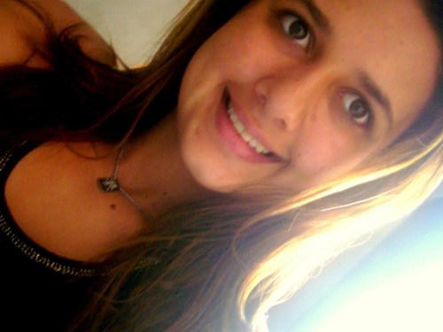 Bom mesmo é ir à luta com determinação,abraçar a vida com paixão,perder com classe e vencer com ousadia,porque o mundo pertence a quem se atreve.