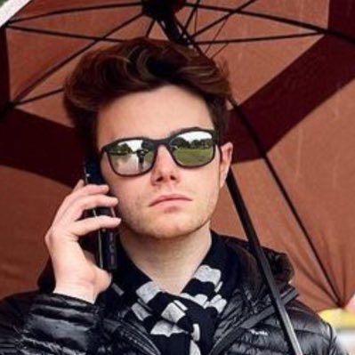 posting chris colfer content every hour. tweet 'i love you chris @hourlychris_' for a pic!