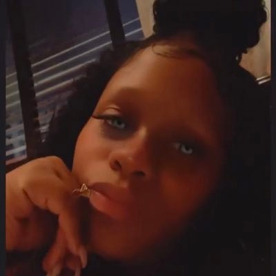 brooks_donnia's profile picture. single🤞🏼& living😜. Don’t link me to nobody 🖕🏼✌️